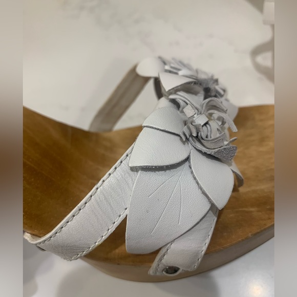Verbatim Wooden heels with leather flowers nordstrom size 8 - Picture 5 of 9